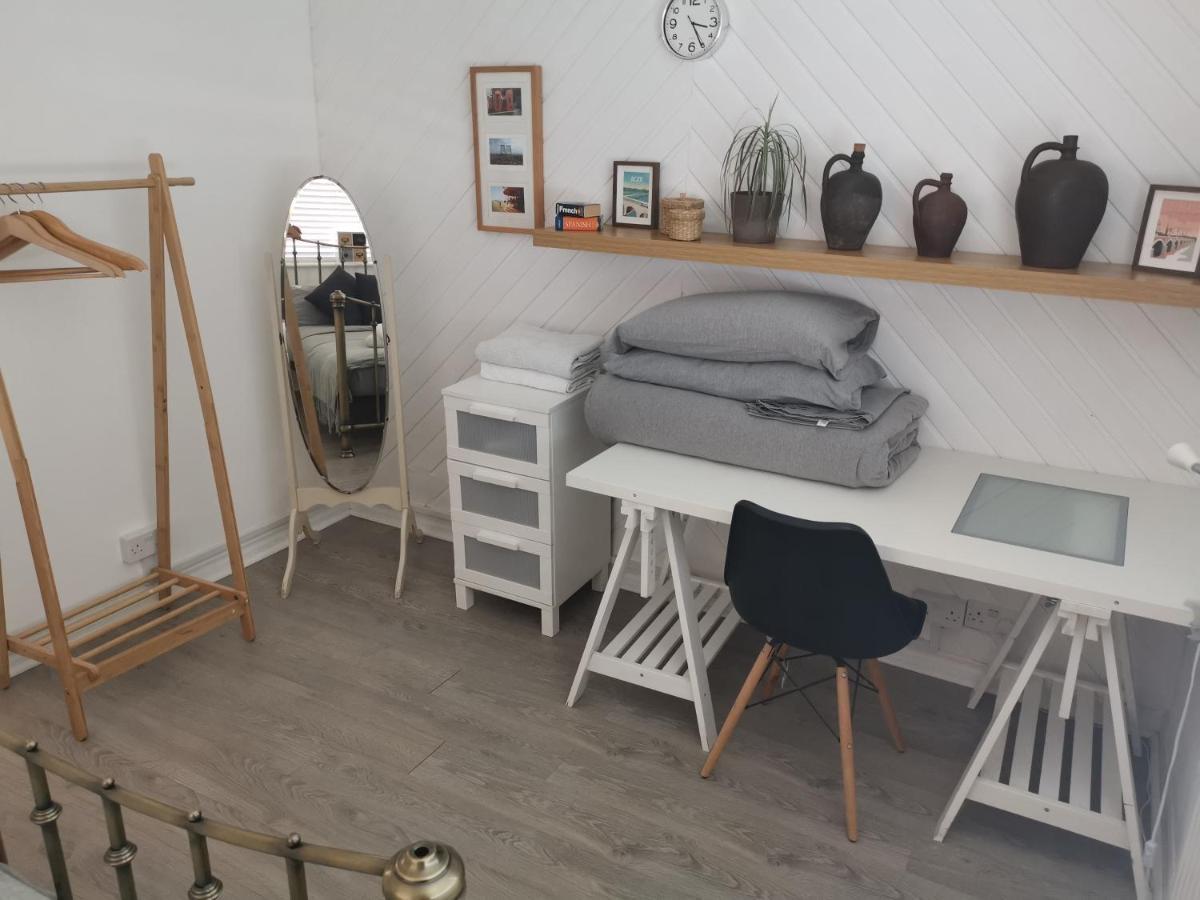 Bungalow With Parking, Near Preston Park Brighton ภายนอก รูปภาพ